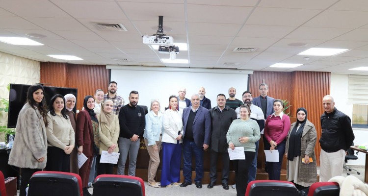 كوادر الشركة الفلسطينية لنقل الكهرباء يختتمون مشاركتهم في دورة تدريبية متخصصة حول مشاريع الطاقة الشمسية